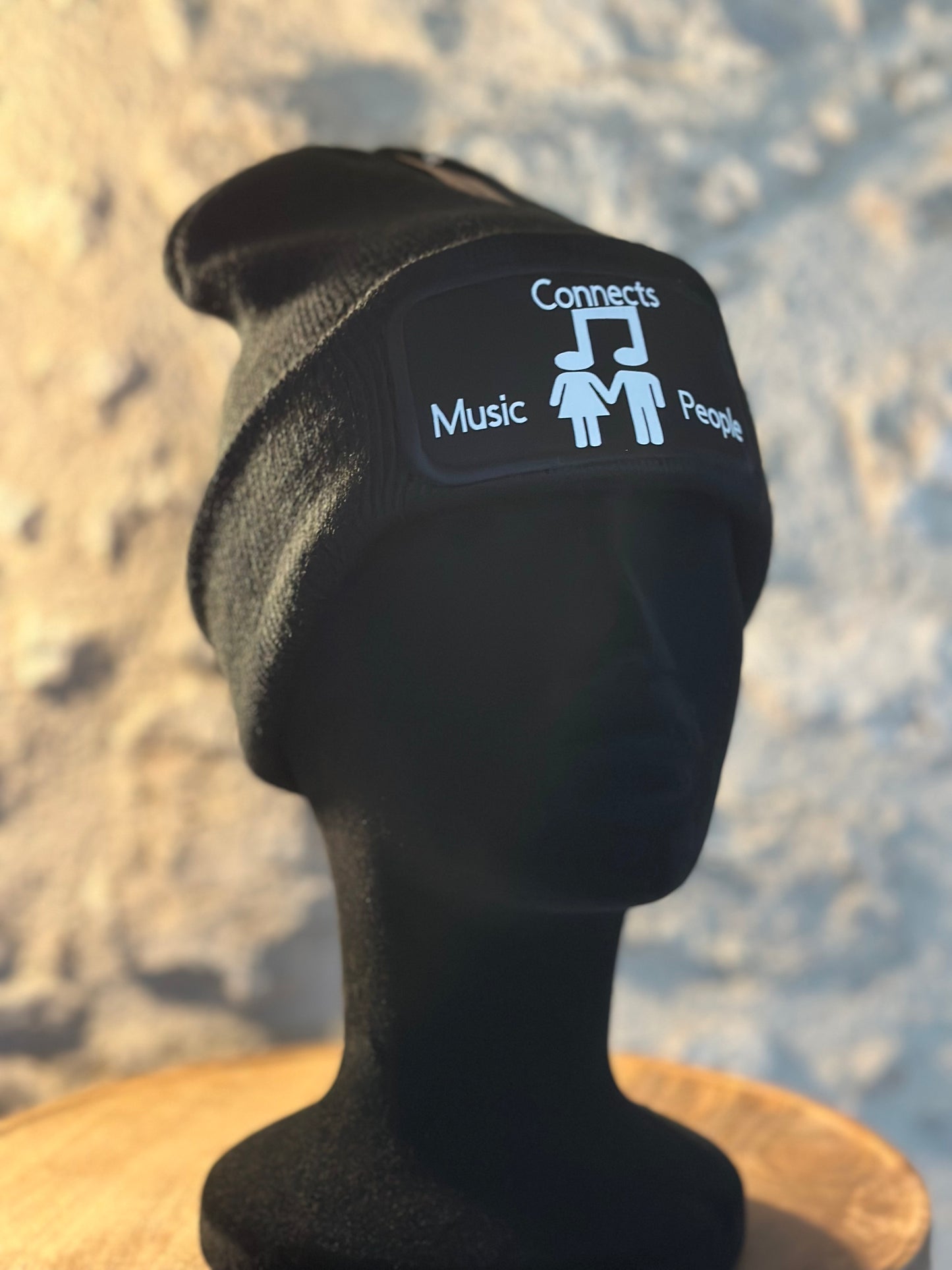 Bonnet - Music Connects People