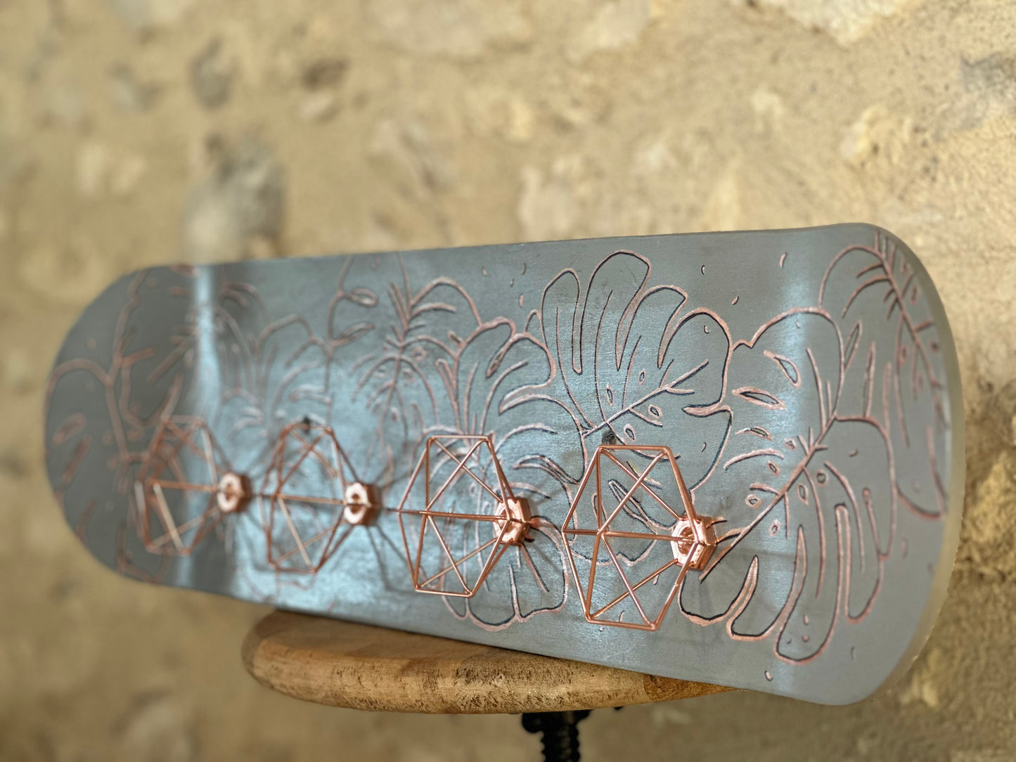 Skateboard porte manteau. Pièce unique