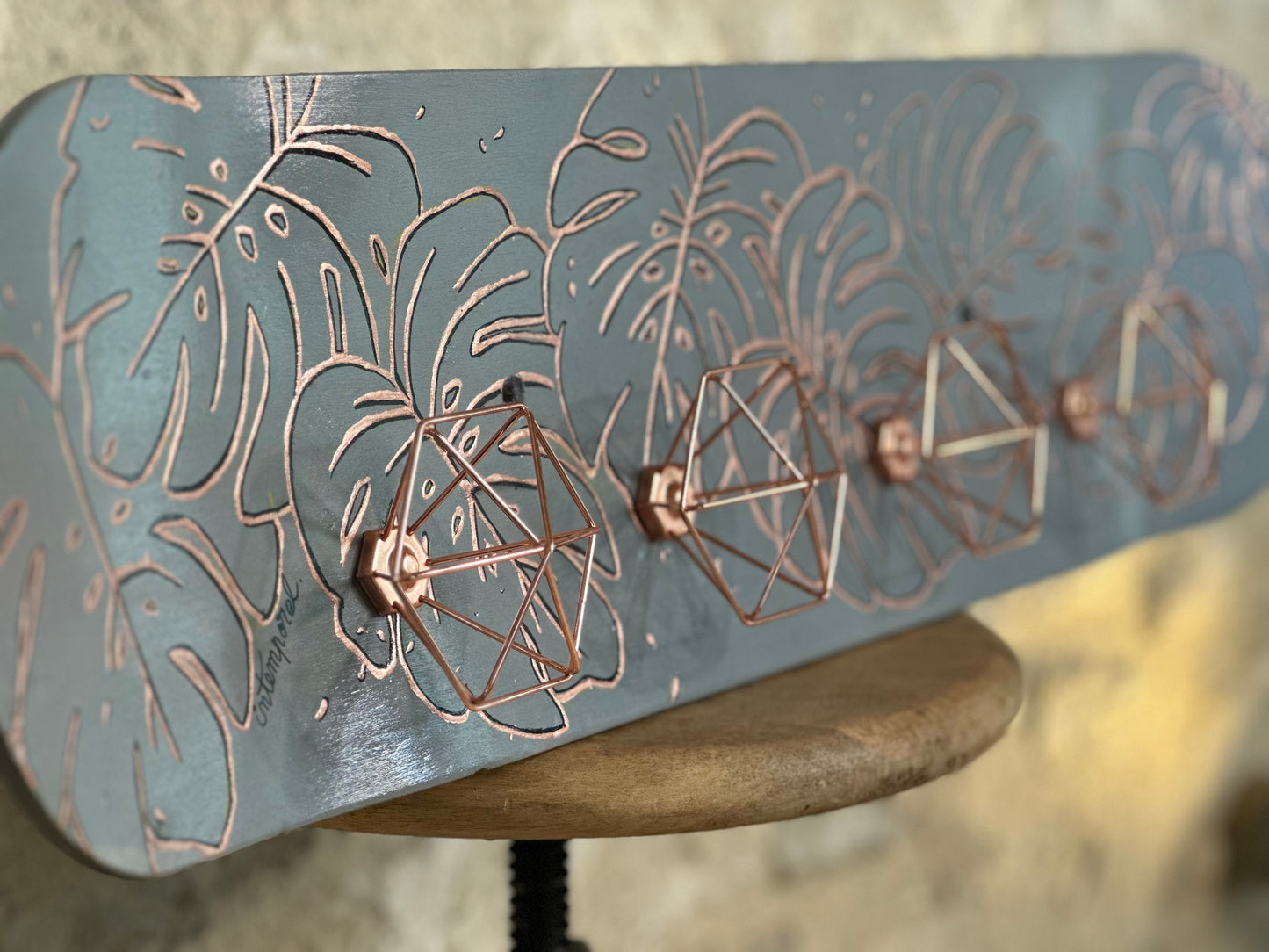 Skateboard porte manteau. Pièce unique