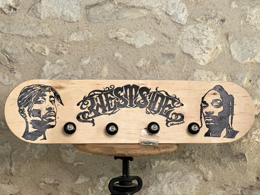 Skateboard porte manteau. Pièce unique
