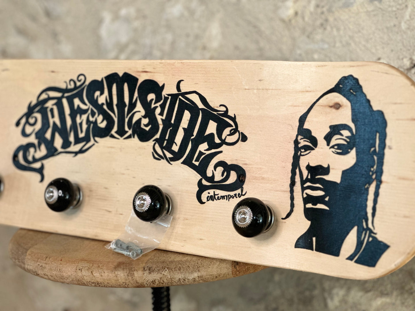 Skateboard porte manteau. Pièce unique